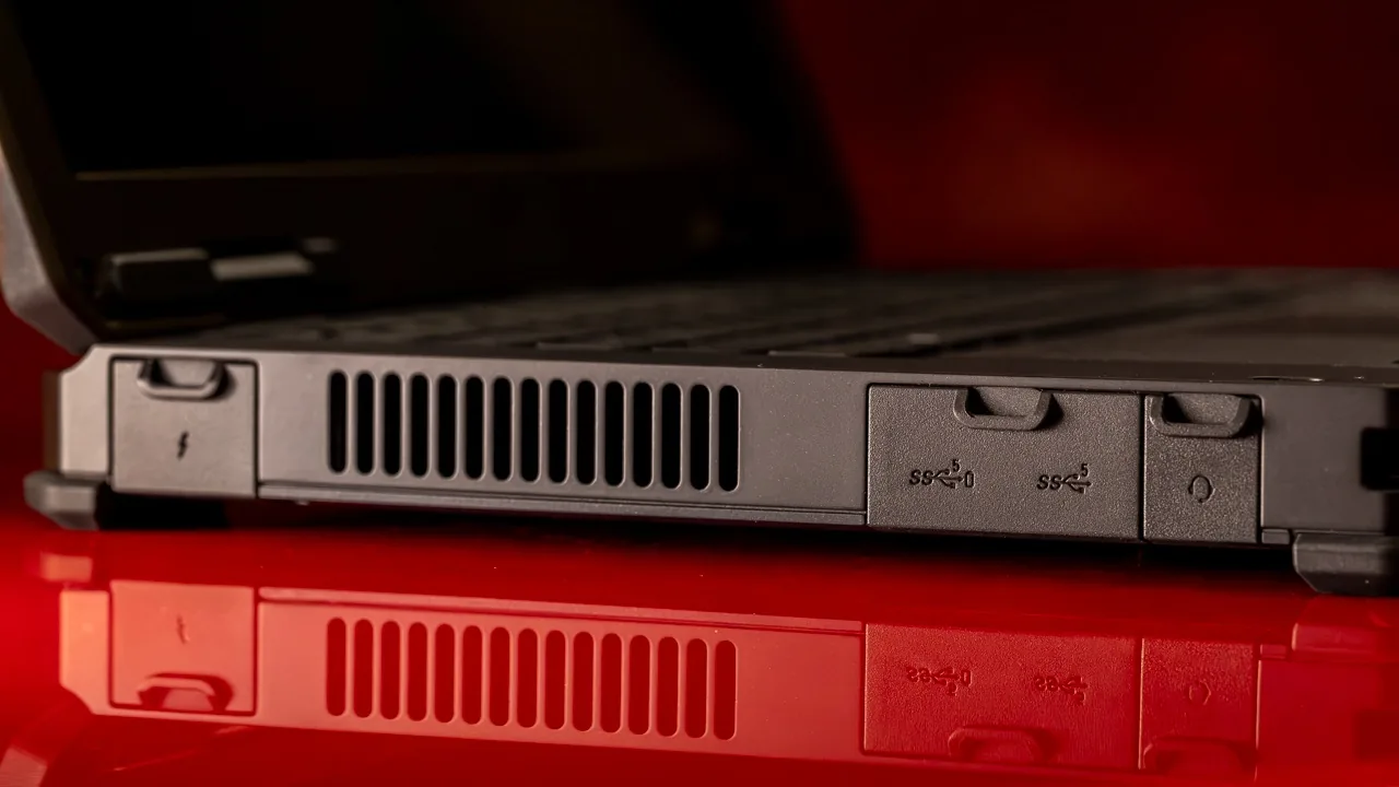Đánh giá Dell Pro Rugged 14: Laptop siêu bền bỉ, sẵn sàng thách thức mọi môi trường khắc nghiệt 26 Dell Pro Rugged 14 6