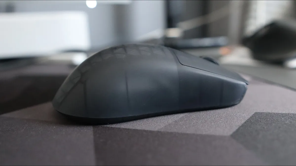 Đánh giá Endgame Gear OP1w 4K: Chuột chơi game siêu nhẹ, hiệu năng mạnh mẽ 15 Endgame Gear OP1w 4K 7