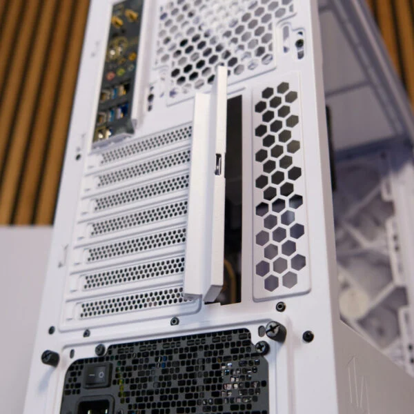 Đánh giá Endorfy Arx 700 ARGB: Thùng máy tầm trung với luồng khí mạnh mẽ và ánh sáng RGB nổi bật 22 Endorfy Arx 700 ARGB 4