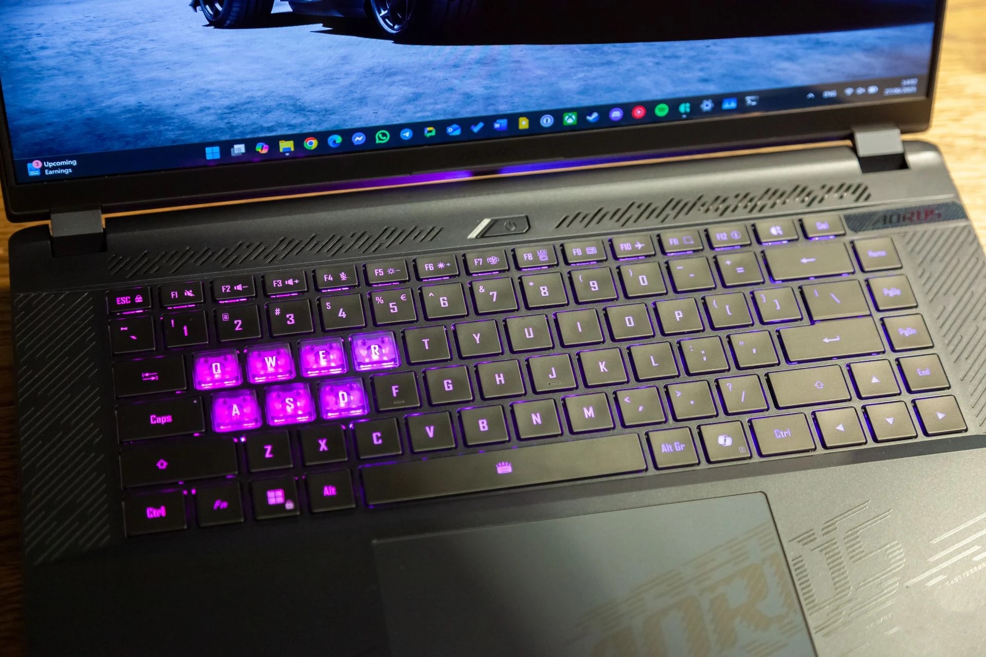 Đánh giá laptop gaming GIGABYTE AORUS Master 16: Mạnh mẽ, mượt mà, màn hình siêu nét! 68 GIGABYTE AORUS Master 16 26