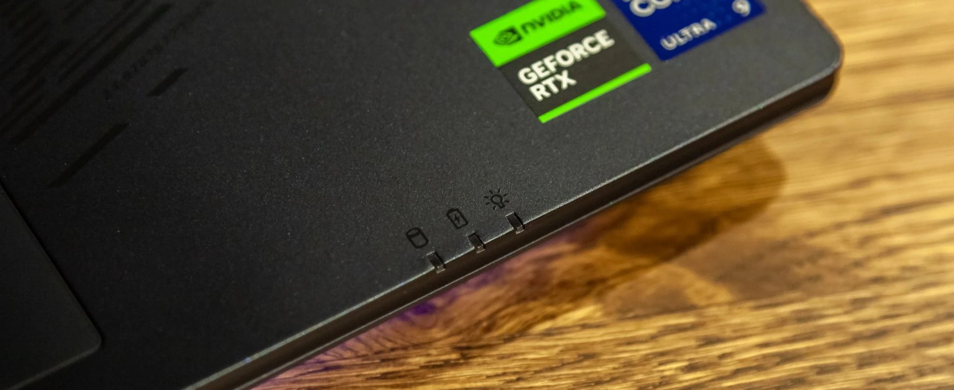 Đánh giá laptop gaming GIGABYTE AORUS Master 16: Mạnh mẽ, mượt mà, màn hình siêu nét! 57 GIGABYTE AORUS Master 16 37