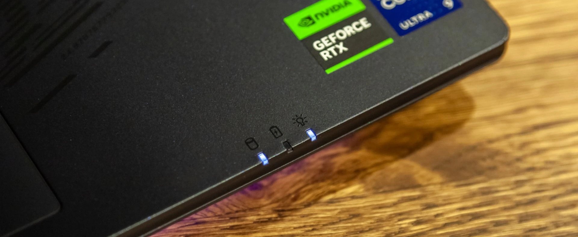 Đánh giá laptop gaming GIGABYTE AORUS Master 16: Mạnh mẽ, mượt mà, màn hình siêu nét! 55 GIGABYTE AORUS Master 16 39