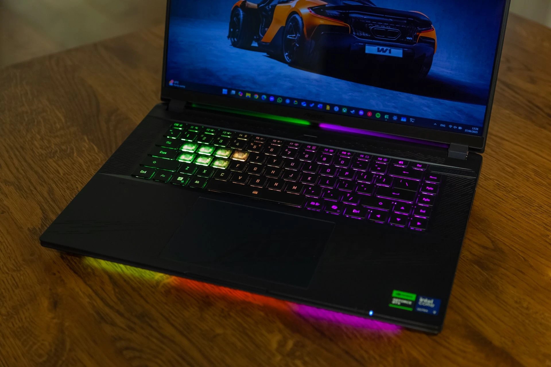 Đánh giá laptop gaming GIGABYTE AORUS Master 16: Mạnh mẽ, mượt mà, màn hình siêu nét! 52 GIGABYTE AORUS Master 16 42