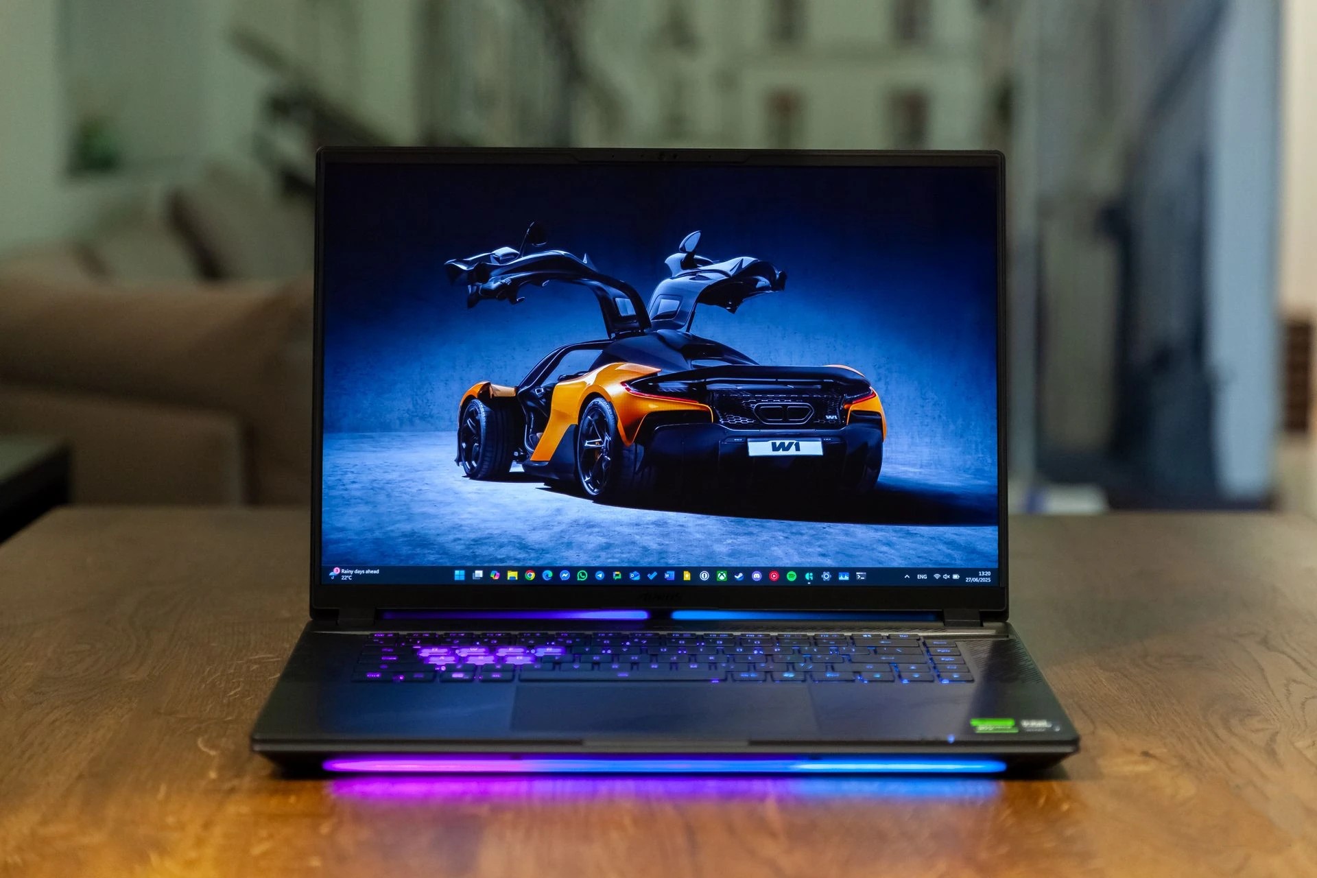 Đánh giá laptop gaming GIGABYTE AORUS Master 16: Mạnh mẽ, mượt mà, màn hình siêu nét! 49 GIGABYTE AORUS Master 16 45