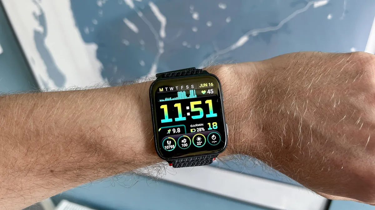 Đánh giá Garmin Venu X1: Smartwatch 2025 với sức mạnh Fitness và thiết kế sang trọng 18 Garmin Venu X1 2