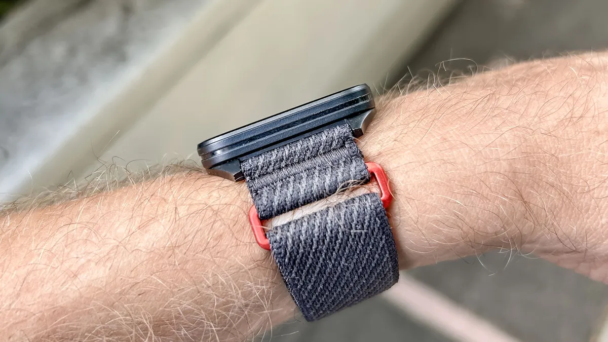 Đánh giá Garmin Venu X1: Smartwatch 2025 với sức mạnh Fitness và thiết kế sang trọng 19 Garmin Venu X1 3