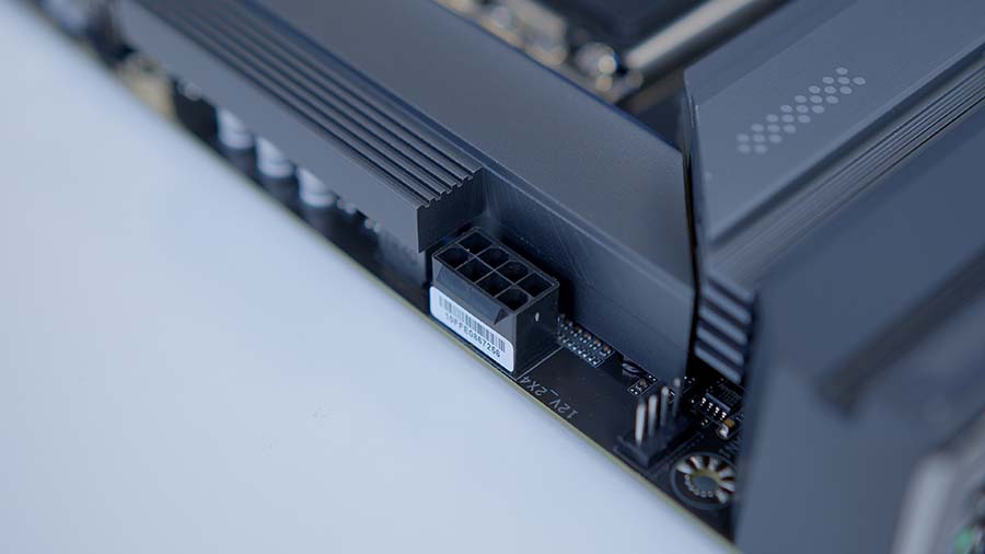 Gigabyte B860 EAGLE WiFi6E 13