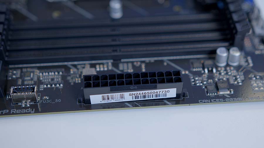 Gigabyte B860 EAGLE WiFi6E 14