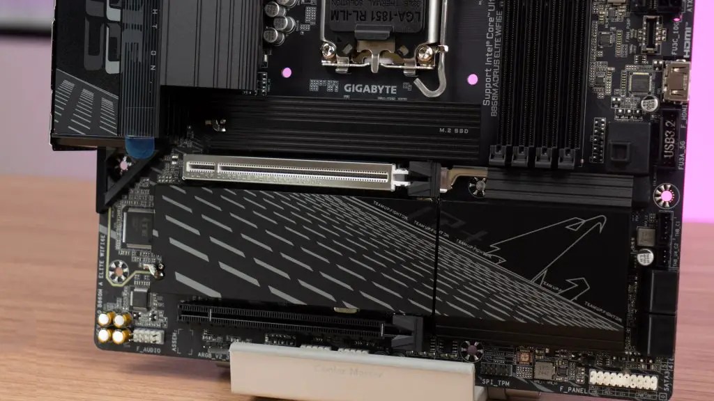 Đánh giá bo mạch chủ Gigabyte B860M AORUS Elite WiFi6E - Kết nối tốc độ, ổn định và hơn thế nữa. 28 Gigabyte B860M AORUS Elite WiFi6E 5