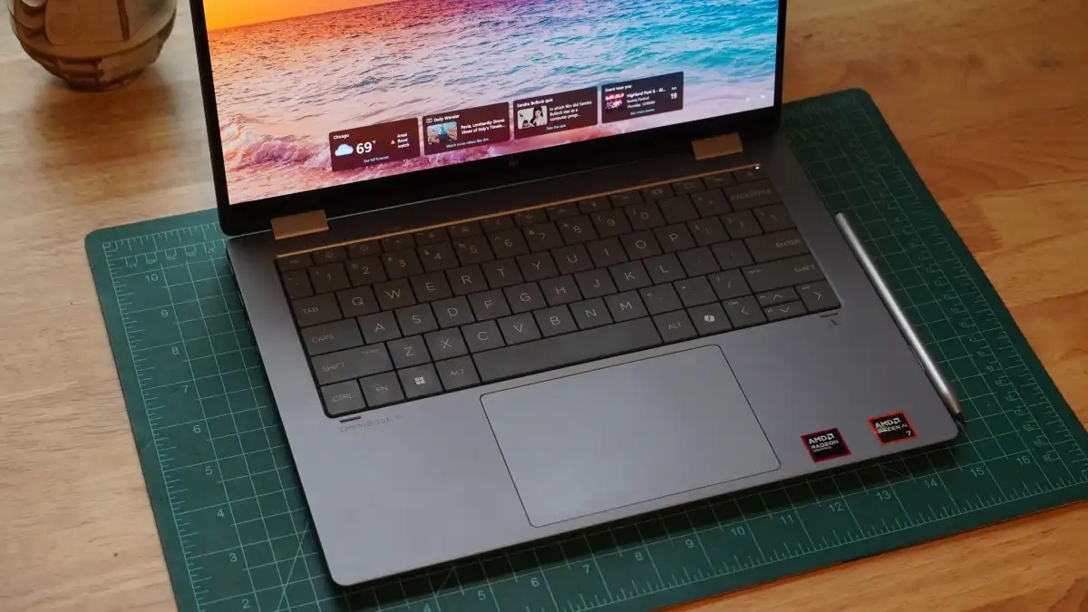 HP OmniBook X Flip 14 3