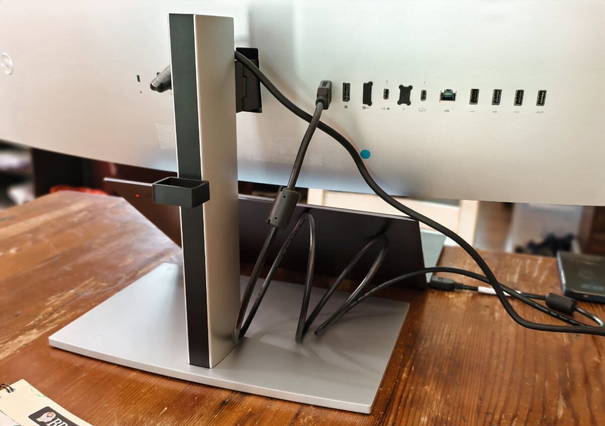 Đánh giá HP Series 7 Pro 734pm: Màn hình rộng hội nghị dành cho doanh nghiệp 16 HP Series 7 Pro 734pm 5 e1751596989432