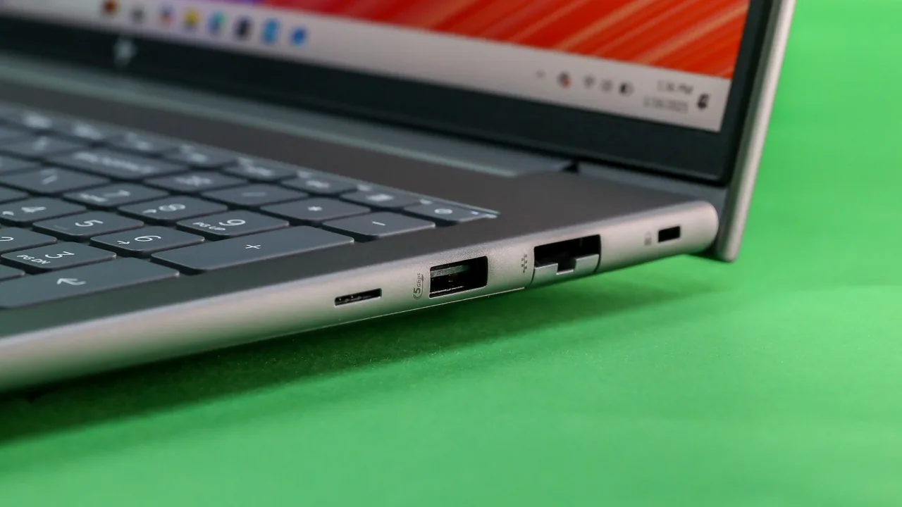 Đánh giá HP ZBook Power 16 G11 A: Thiết kế nhôm bền bỉ, pin 16 giờ, hiệu năng vượt trội 26 HP ZBook Power 16 G11 A 4