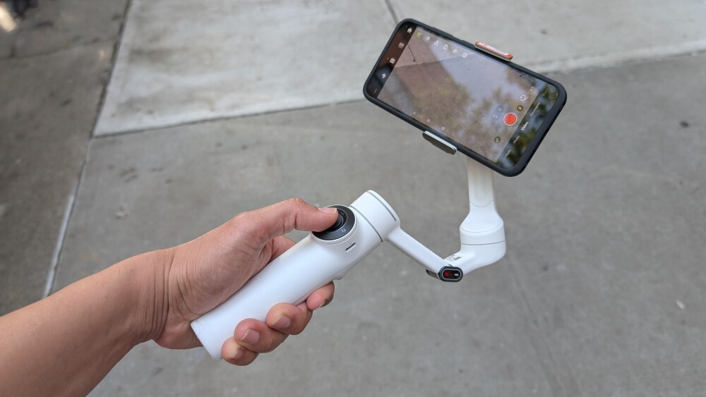 Đánh giá Insta360 Flow 2 Pro: Chống rung cực mượt, tracking cực nét 24 Insta360 Flow 2 Pro 10