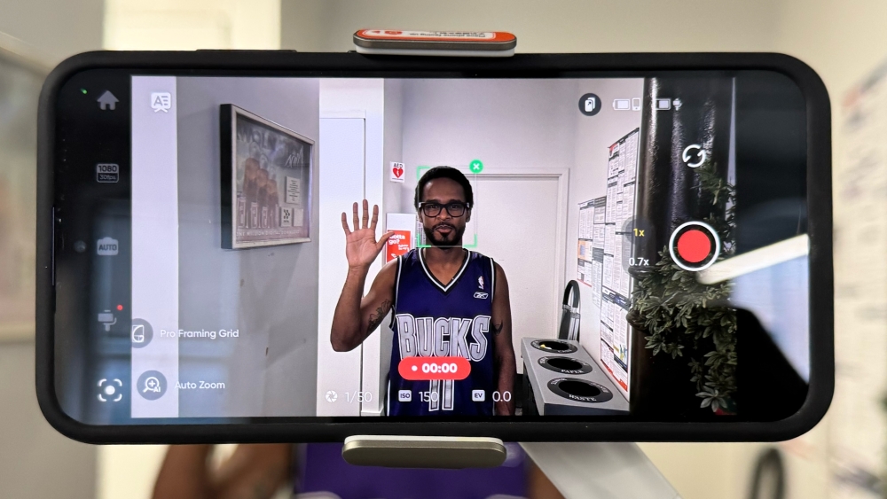 Đánh giá Insta360 Flow 2 Pro: Chống rung cực mượt, tracking cực nét 25 Insta360 Flow 2 Pro 11