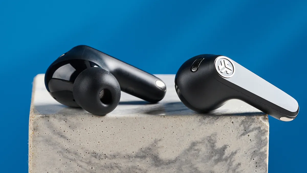 Đánh giá JLab JBuds Pods ANC: Trải nghiệm tuyệt vời với khả năng khử ồn đỉnh cao 24 JLab JBuds Pods ANC 11