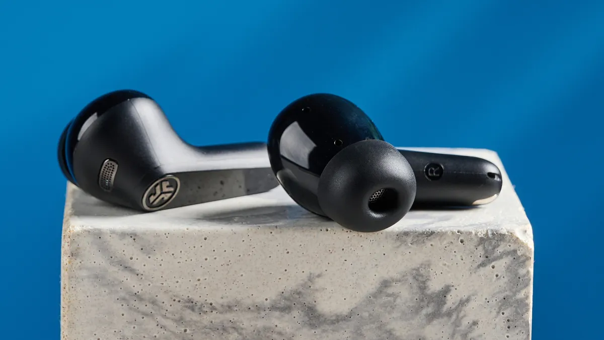 Đánh giá JLab JBuds Pods ANC: Trải nghiệm tuyệt vời với khả năng khử ồn đỉnh cao 18 JLab JBuds Pods ANC 5