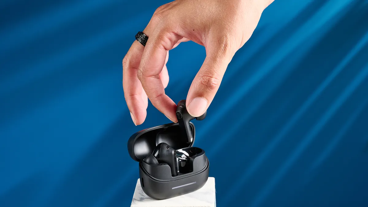 Đánh giá JLab JBuds Pods ANC: Trải nghiệm tuyệt vời với khả năng khử ồn đỉnh cao 19 JLab JBuds Pods ANC 6