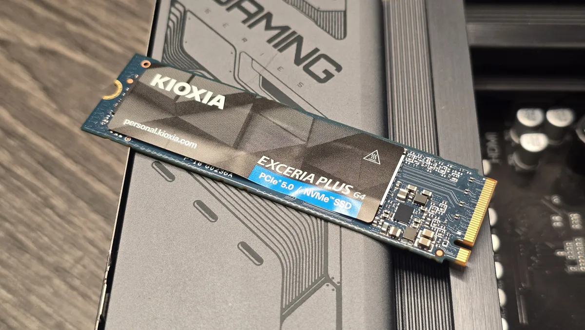 Đánh giá SSD NVMe KIOXIA EXCERIA PLUS G4: PCIe 5.0 siêu mát, hiệu quả năng lượng dẫn đầu phân khúc 19 KIOXIA EXCERIA PLUS G4 1