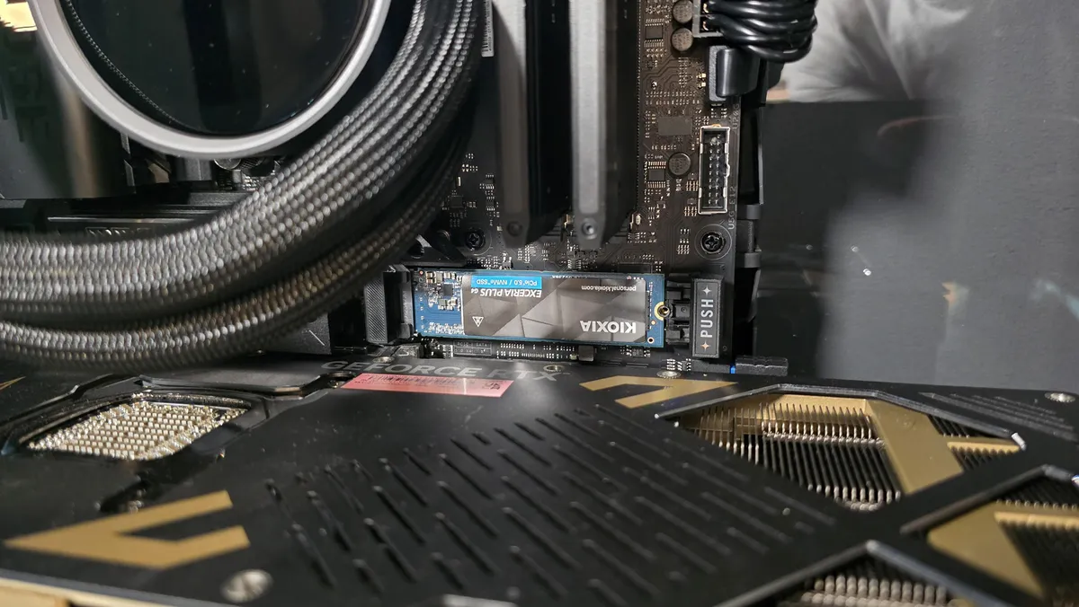 Đánh giá SSD NVMe KIOXIA EXCERIA PLUS G4: PCIe 5.0 siêu mát, hiệu quả năng lượng dẫn đầu phân khúc 17 KIOXIA EXCERIA PLUS G4 3