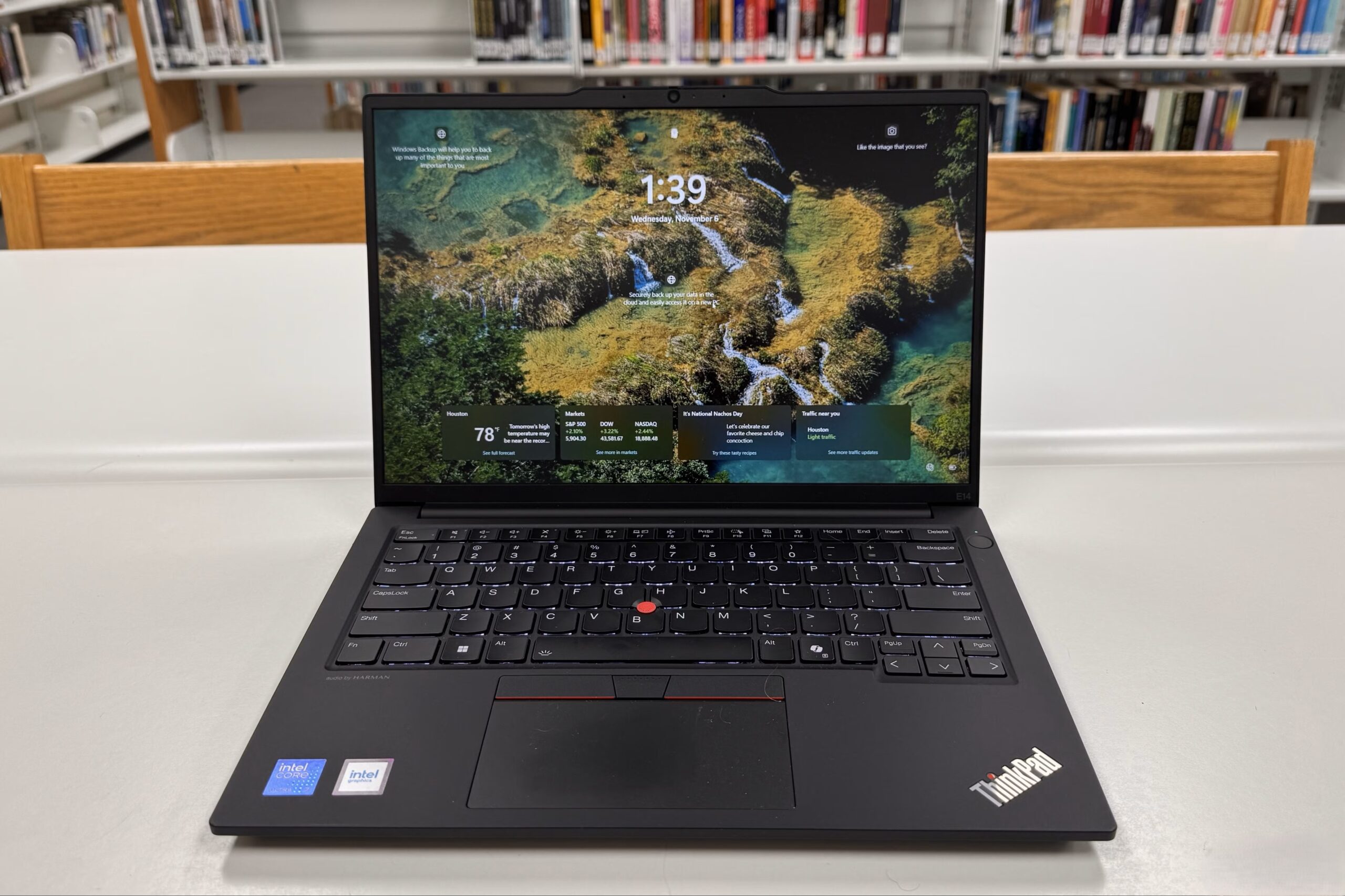 Đánh giá laptop Lenovo ThinkPad E14 Gen 6: Mạnh mẽ, bền bỉ và hiệu quả cho mọi tác vụ kinh doanh 13 Lenovo ThinkPad E14 Gen 6 2 scaled