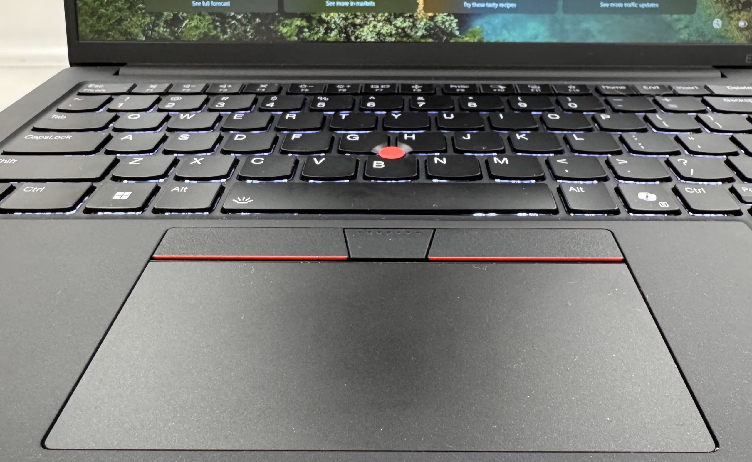 Đánh giá laptop Lenovo ThinkPad E14 Gen 6: Mạnh mẽ, bền bỉ và hiệu quả cho mọi tác vụ kinh doanh 19 Lenovo ThinkPad E14 Gen 6 3 scaled