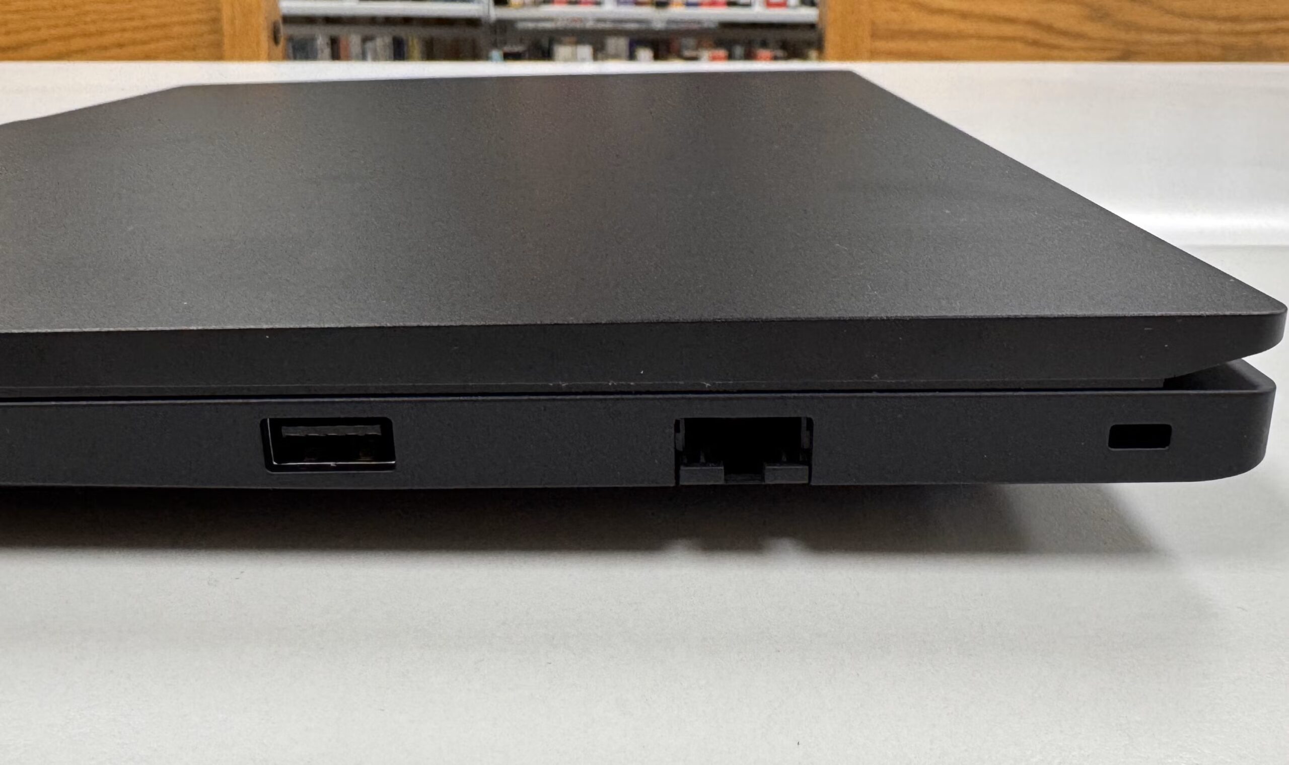 Đánh giá laptop Lenovo ThinkPad E14 Gen 6: Mạnh mẽ, bền bỉ và hiệu quả cho mọi tác vụ kinh doanh 15 Lenovo ThinkPad E14 Gen 6 9 scaled