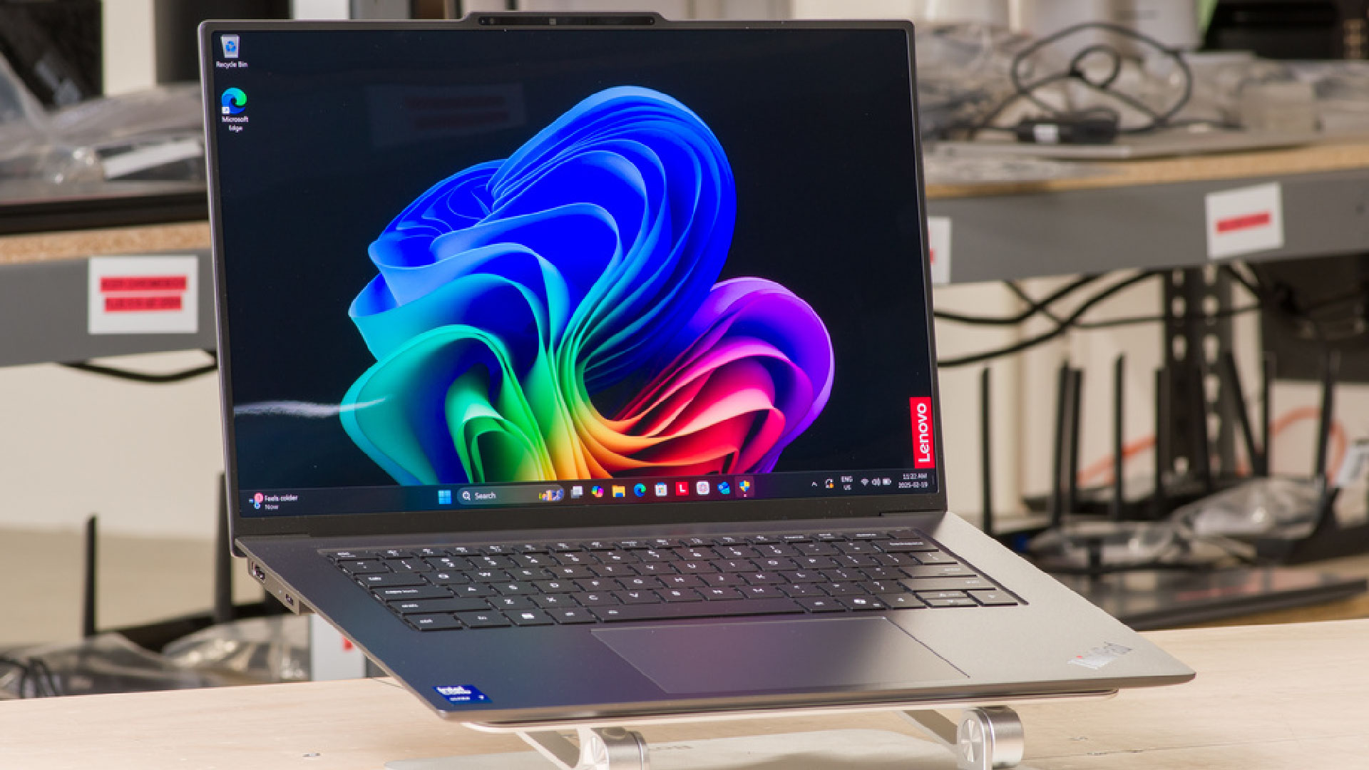 Đánh giá Lenovo ThinkPad X9 Gen 1 Aura Edition 14″ & 15″: Có thể là một trong những chiếc laptop mới tốt nhất năm 2025 1 Lenovo ThinkPad X9 Gen 1 Aura Edition 01
