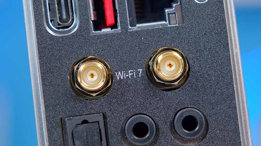 Đánh giá MSI MAG B850 TOMAHAWK MAX WiFi: Bo mạch chủ AM5 tầm trung “chất” từng đồng 40 MSI MAG B850 TOMAHAWK MAX WiFi 18