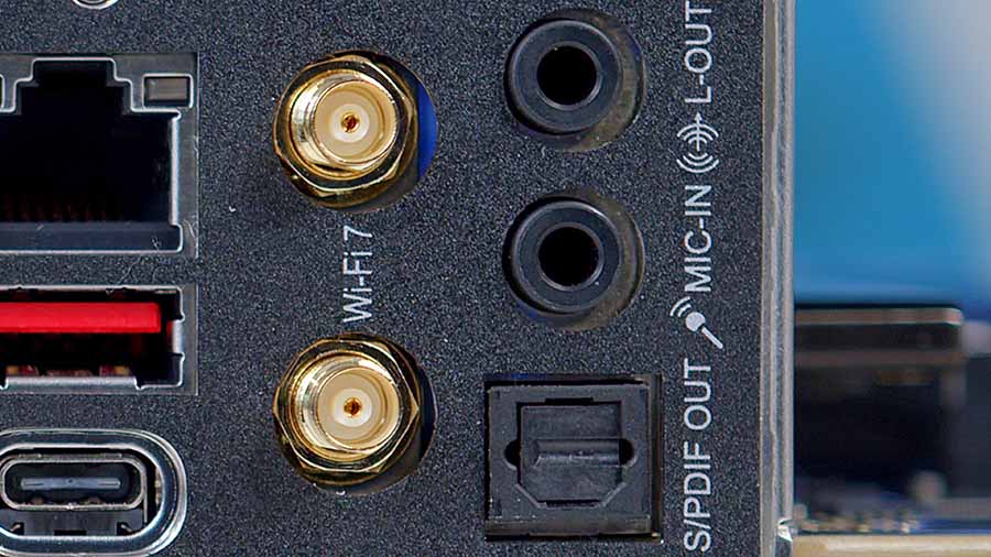 Đánh giá MSI MAG B850 TOMAHAWK MAX WiFi: Bo mạch chủ AM5 tầm trung “chất” từng đồng 42 MSI MAG B850 TOMAHAWK MAX WiFi 20