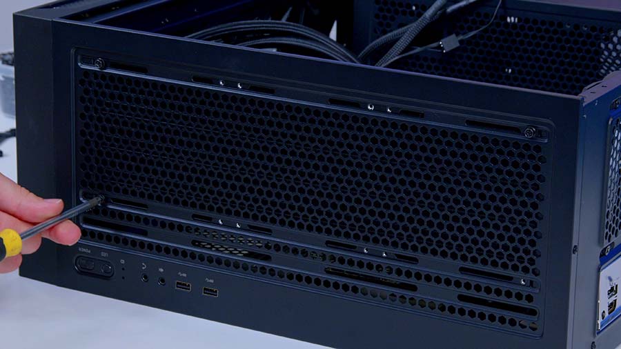 MSI MAG Forge 320R Case 13