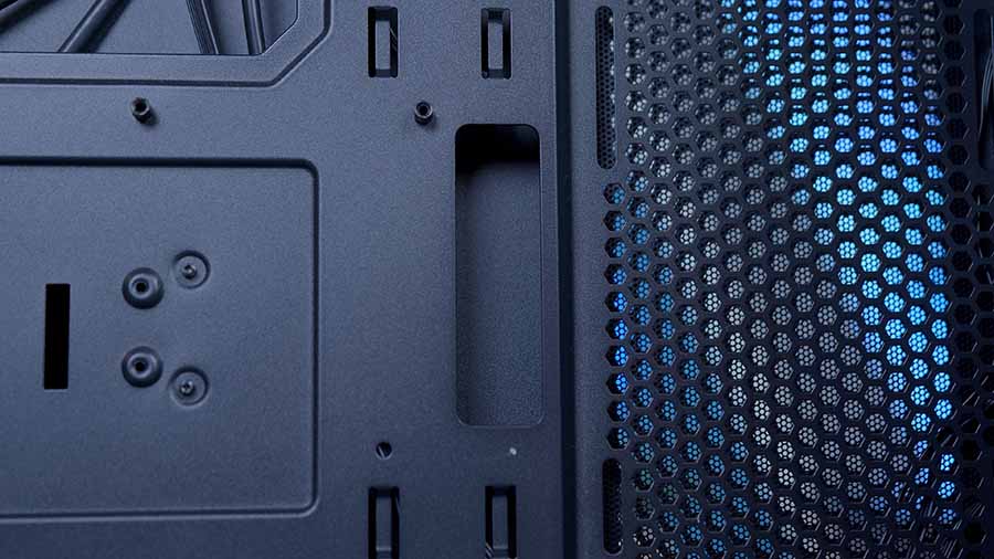 MSI MAG Forge 320R Case 17
