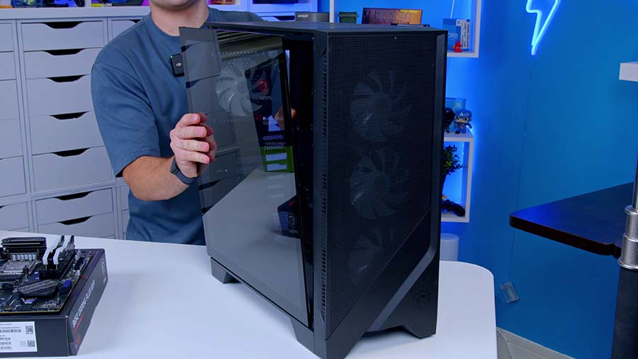 MSI MAG Forge 320R Case 4