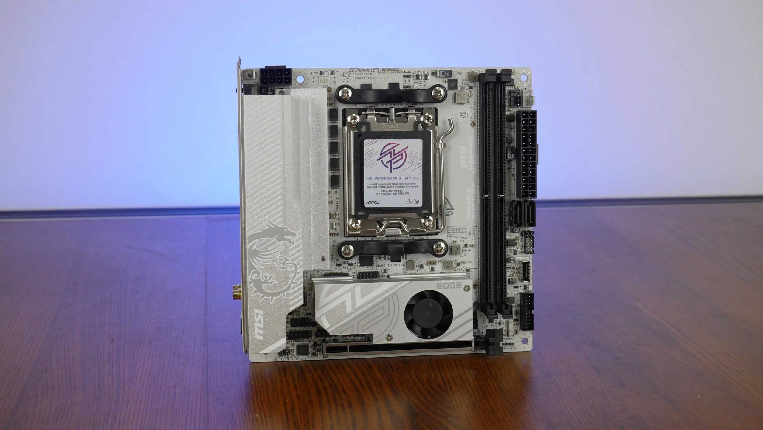 Đánh giá bo mạch chủ MSI MPG B850I EDGE TI WIFI: Sức mạnh AM5 nhỏ gọn cho PC gaming 2025 65 MSI MPG B850I EDGE TI WIFI 1 scaled