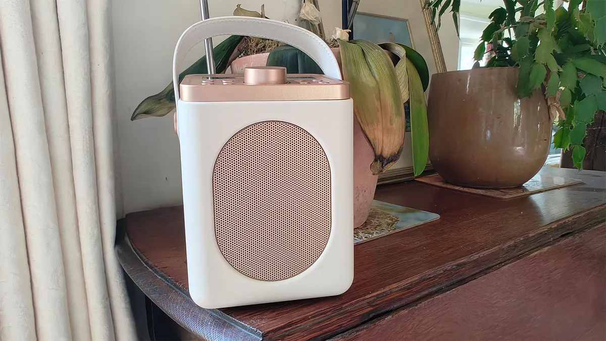 Đánh giá Majority Little Shelford: Radio DAB+ cổ điển, âm thanh sống động 12 Majority Little Shelford 5