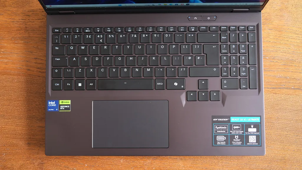 Medion Erazer Beast 16 X1 7