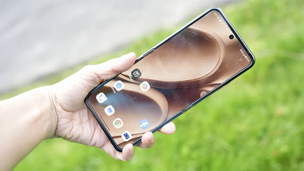 Đánh giá Motorola Razr+ (2025): Chiếc điện thoại nắp gập vượt xa những tính năng cơ bản 23 Motorola Razr7