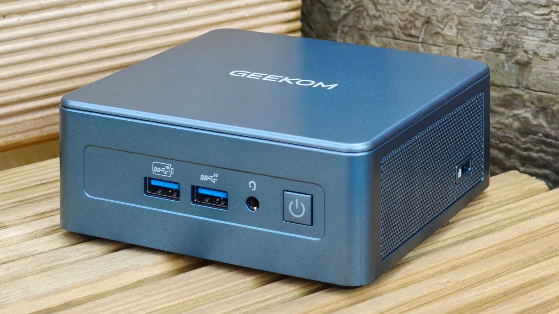Đánh giá PC mini Geekom IT13 (2025): Hiệu năng chỉnh sửa ảnh mạnh mẽ nhưng chưa thực sự ấn tượng 1 PC mini Geekom IT13 2025 1