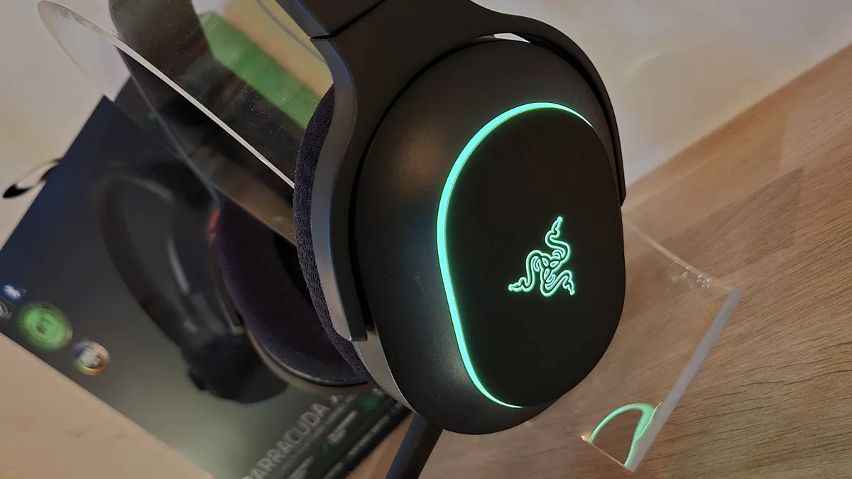 Razer Barracuda X Chroma 4