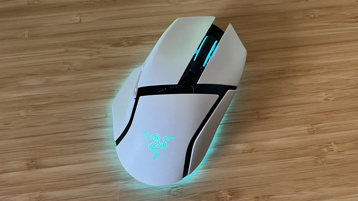 Razer Basilisk V3 Pro 35K 1