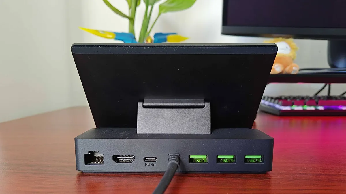 Razer Handheld Dock 4