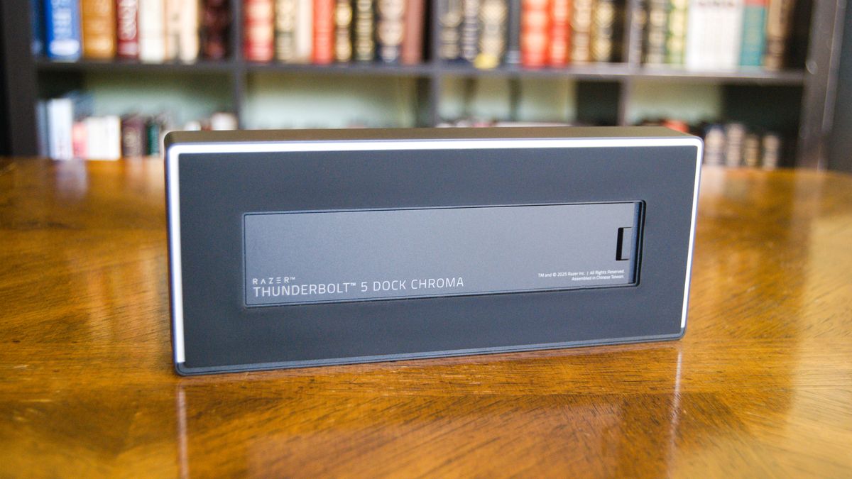 Đánh giá Razer Thunderbolt 5 Dock Chroma: Kết nối siêu nhanh với phong cách RGB nổi bật 10 Razer Thunderbolt 5 Dock 2