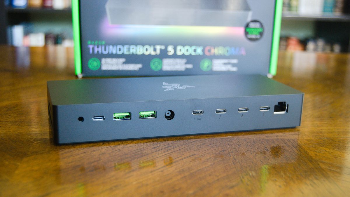 Đánh giá Razer Thunderbolt 5 Dock Chroma: Kết nối siêu nhanh với phong cách RGB nổi bật 12 Razer Thunderbolt 5 Dock 4