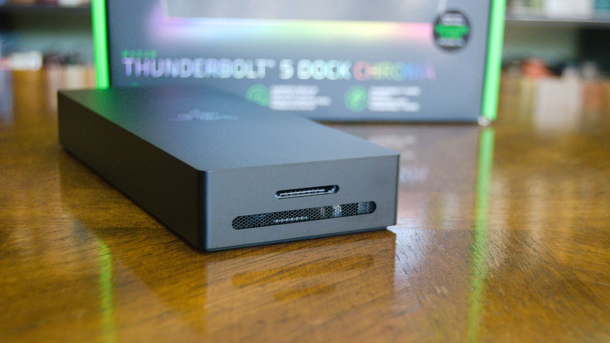 Đánh giá Razer Thunderbolt 5 Dock Chroma: Kết nối siêu nhanh với phong cách RGB nổi bật 13 Razer Thunderbolt 5 Dock 5