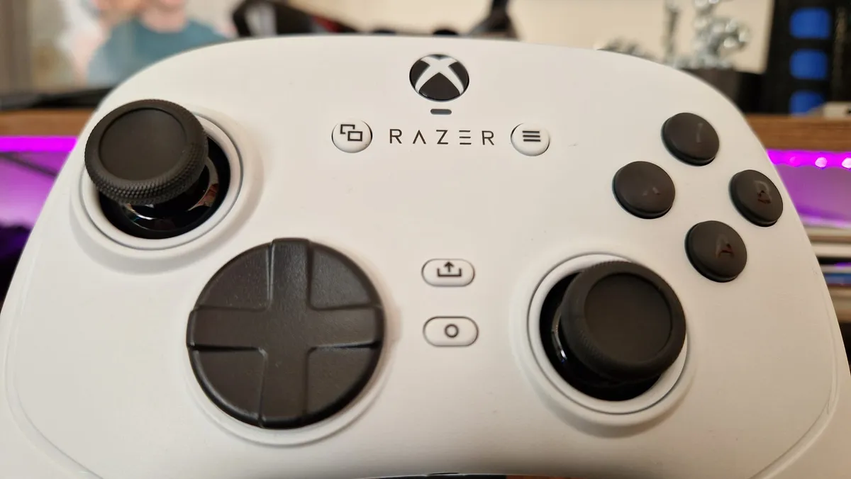 Razer Wolverine V3 Tournament Edition 6