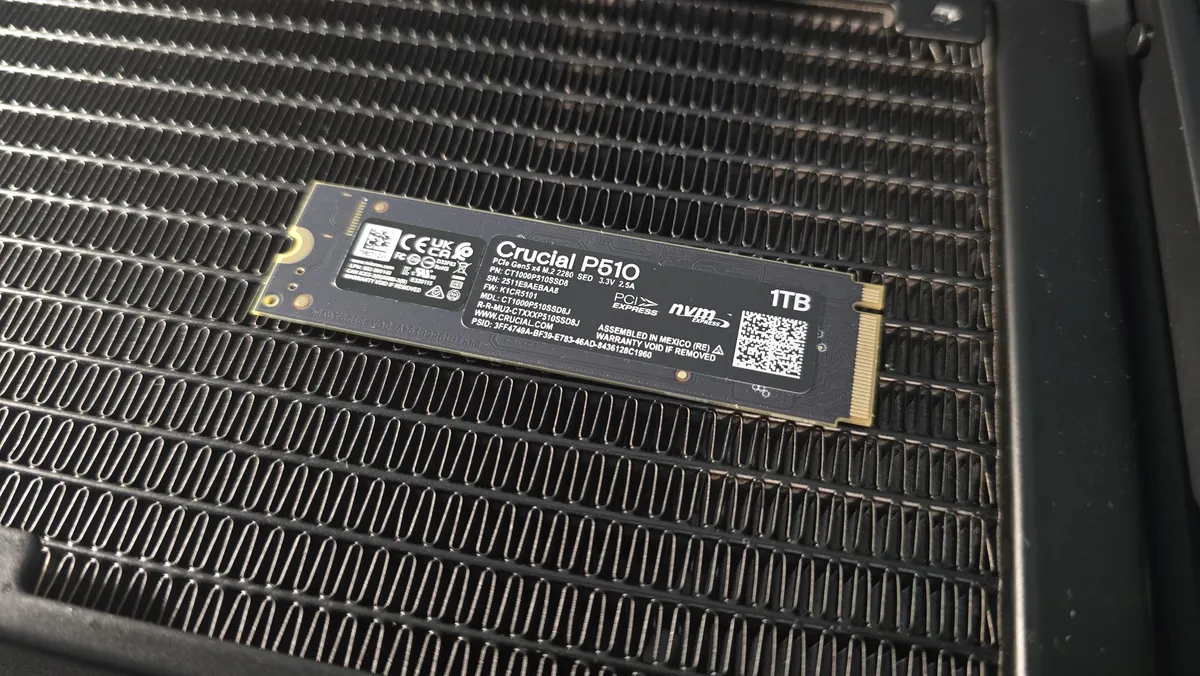 Đánh giá SSD Crucial P510 NVMe: Tốc độ ấn tượng, giá thành phải chăng – Lựa chọn nâng cấp đáng giá? 13 SSD Crucial P510 NVMe 3