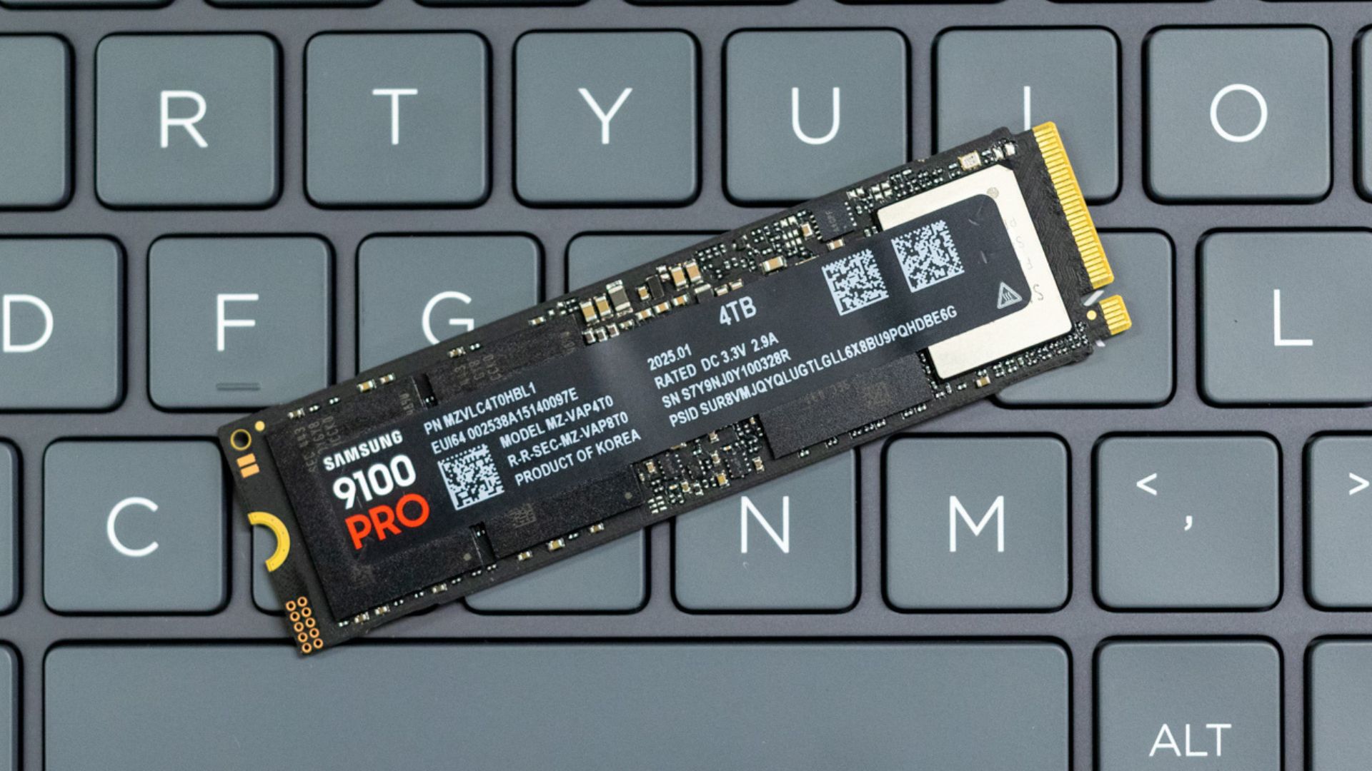 Đánh giá Samsung 9100 Pro 4TB: Khi kỹ thuật vượt xa nhu cầu - Khám phá SSD Gen 5 nhanh nhất. 1 Samsung 9100 Pro 4TB 3