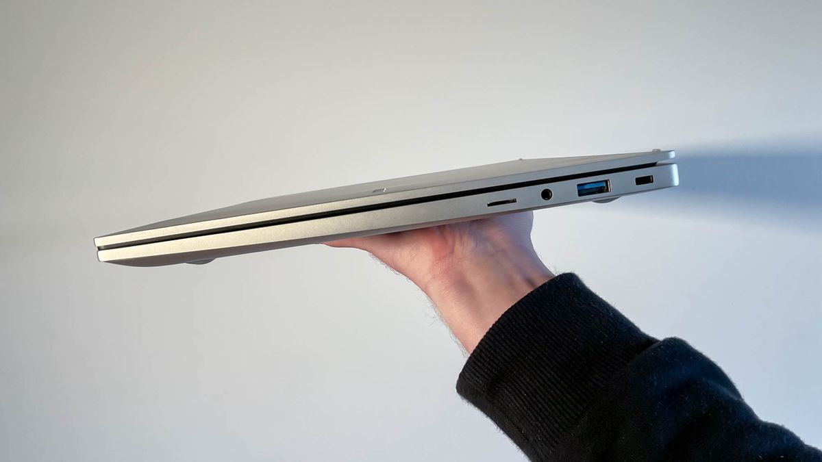 Đánh giá Samsung Galaxy Book (2021): Laptop mỏng nhẹ, hiệu năng ổn định – Lựa chọn lý tưởng cho công việc và giải trí? 19 Samsung Galaxy Book 2021 11
