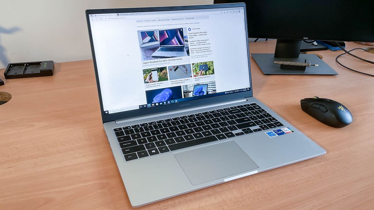 Đánh giá Samsung Galaxy Book (2021): Laptop mỏng nhẹ, hiệu năng ổn định – Lựa chọn lý tưởng cho công việc và giải trí? 17 Samsung Galaxy Book 2021 13