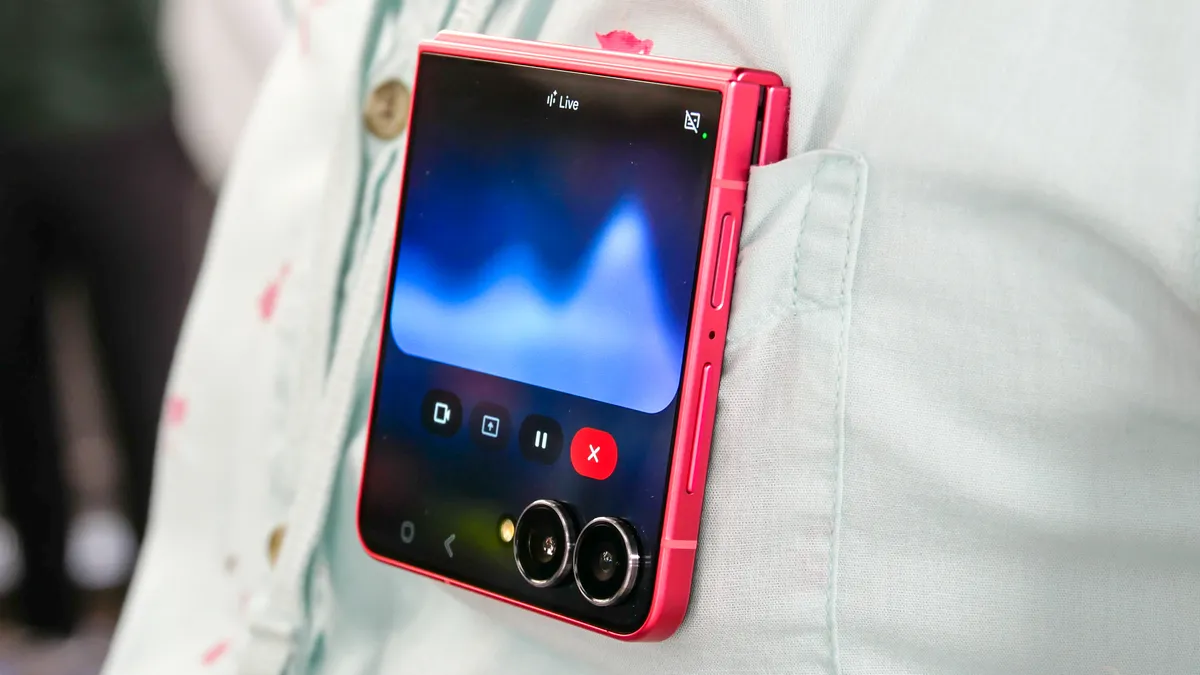 Đánh giá thực tế Samsung Galaxy Z Flip 7: Đột phá với màn hình ngoài toàn diện, sẵn sàng cho tương lai 28 Samsung Galaxy Z Flip 7 12