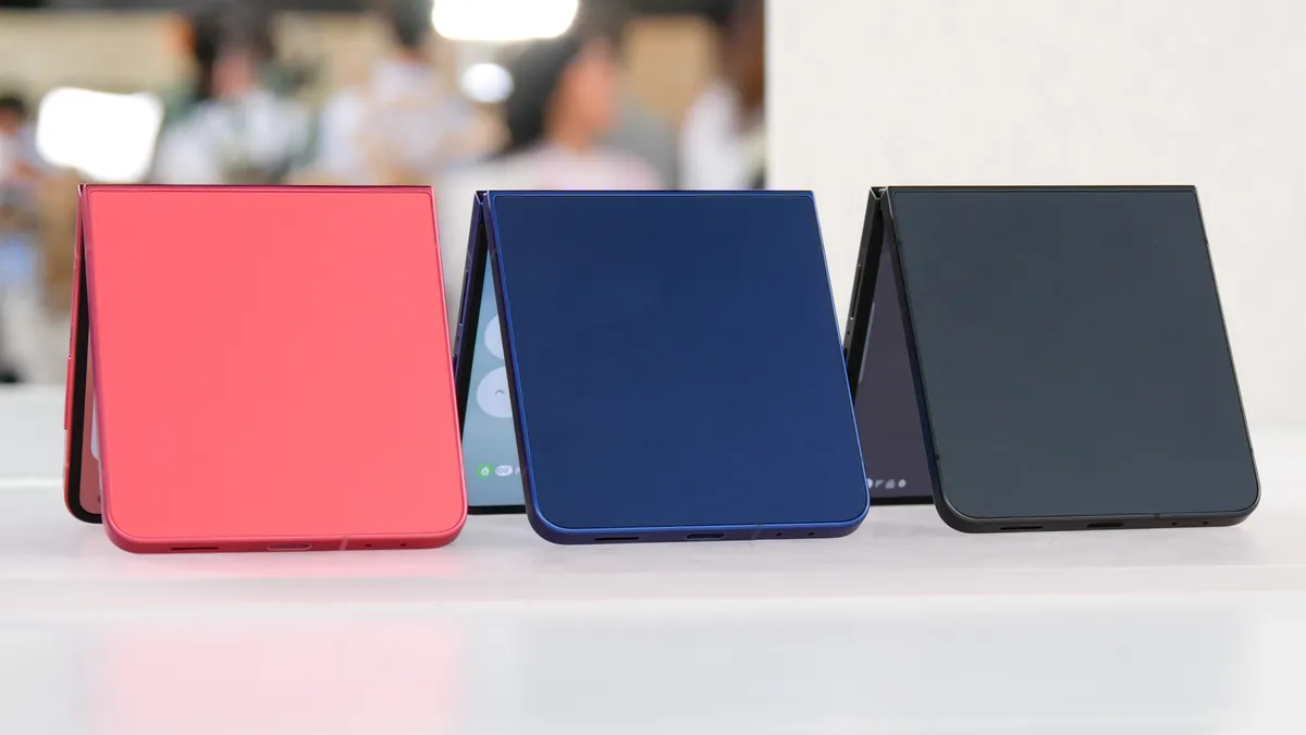 Đánh giá thực tế Samsung Galaxy Z Flip 7: Đột phá với màn hình ngoài toàn diện, sẵn sàng cho tương lai 18 Samsung Galaxy Z Flip 7 2